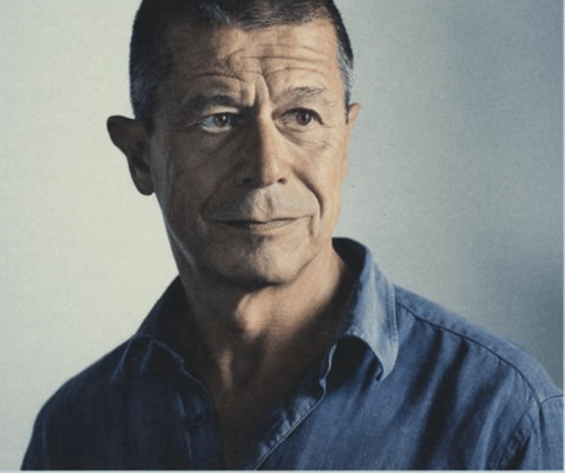 Kolchoz di Emmanuel Carrère: un romanzo familiare sulla memoria, la perdita e&nbsp;l’amore